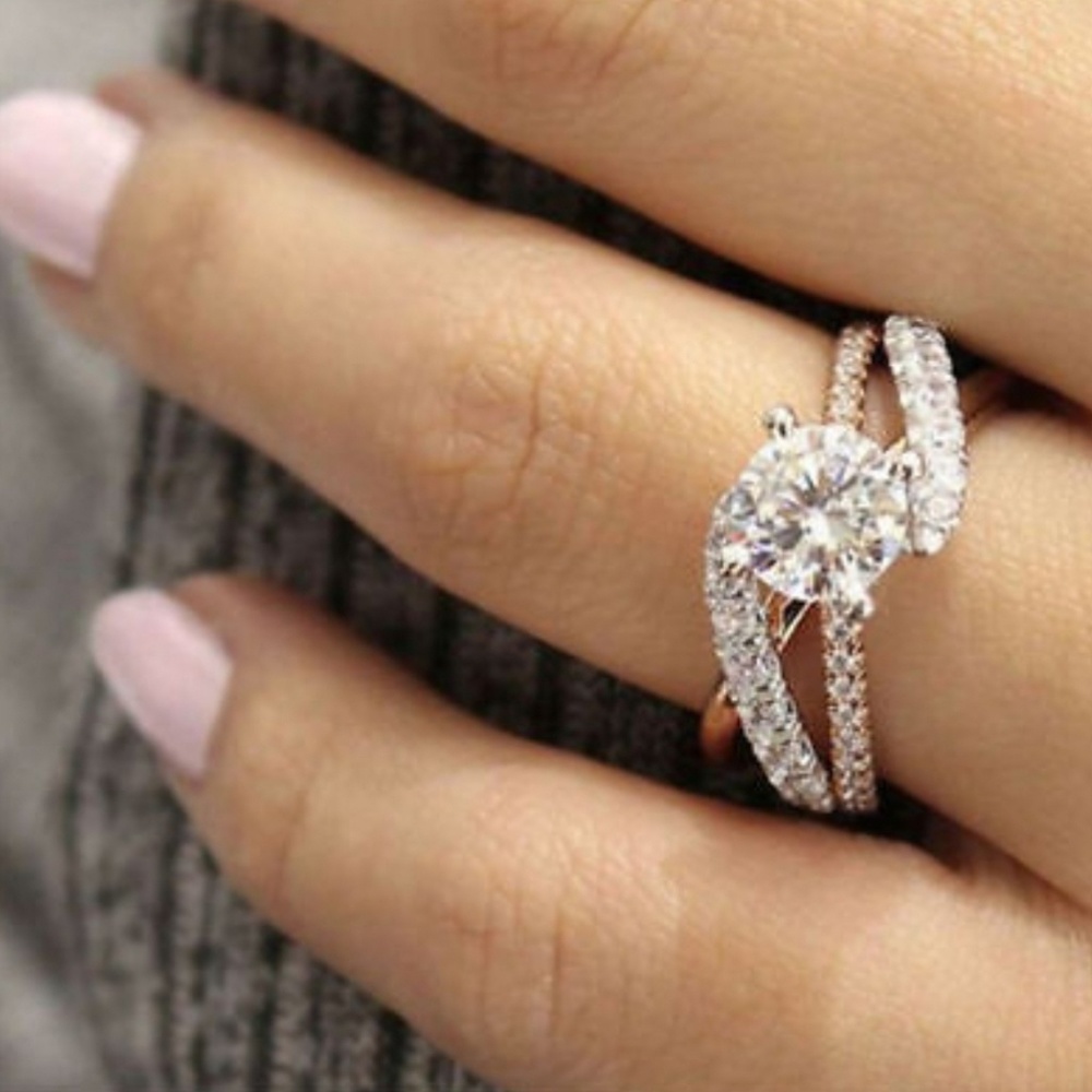 White Topaz Ring in Rose Gold